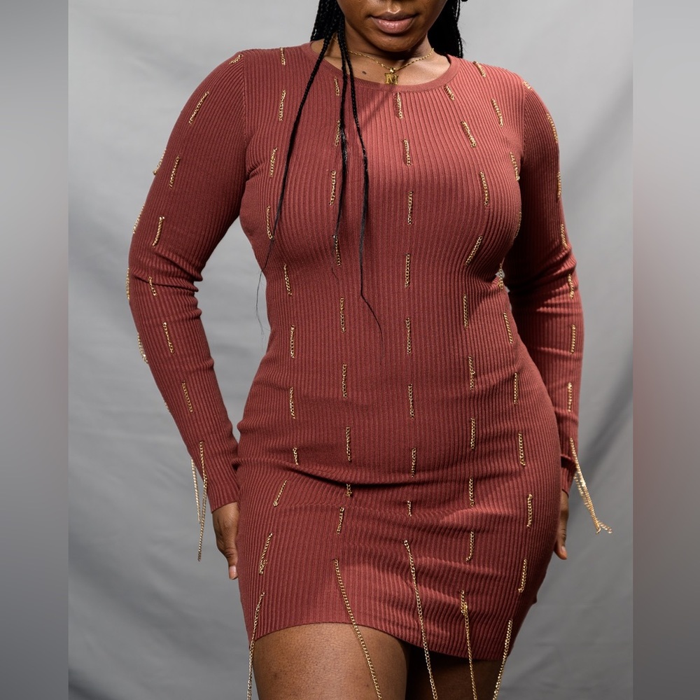 Ribbed mini dress with chains